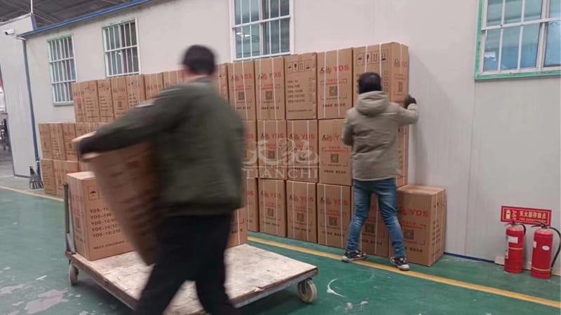 甘肅蘭州100個(gè)天馳液氮罐發(fā)貨6